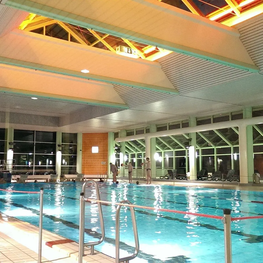 Hallenschwimmbad
